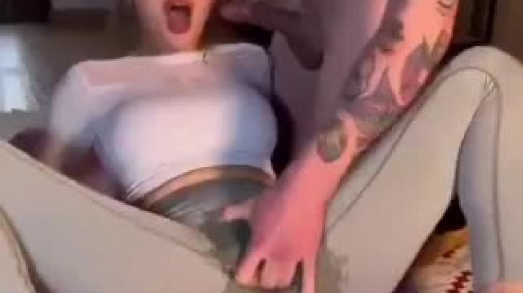 Me Teaching My Girlfriend How To Make Her Pussy Squirts